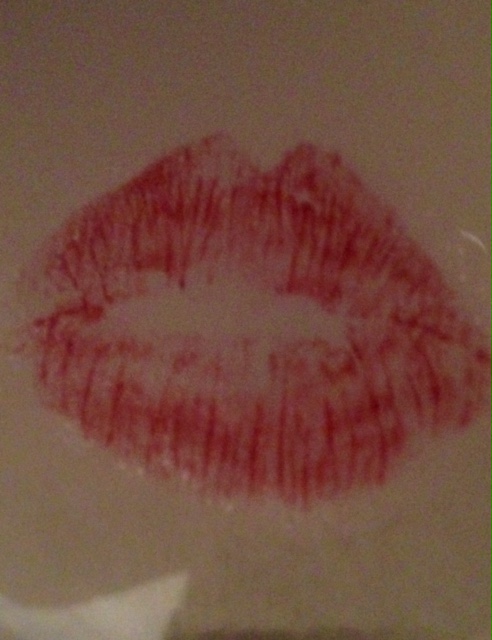 Laurie floating kiss